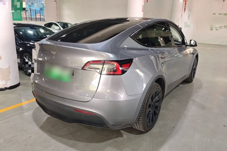 Tesla Model Y 2024 #7 Tesla Model Y 2024 car image #7