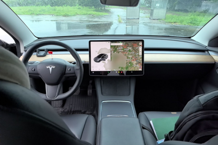 Tesla Model 3 2021 car image #11