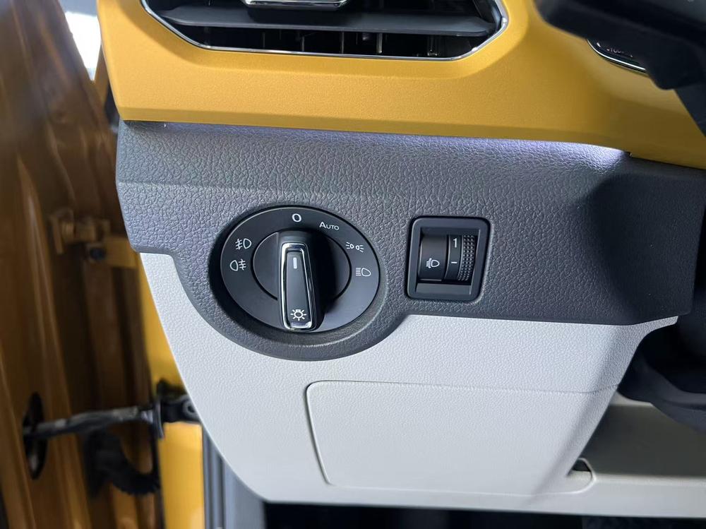 Volkswagen T-Cross 2021 car image #15