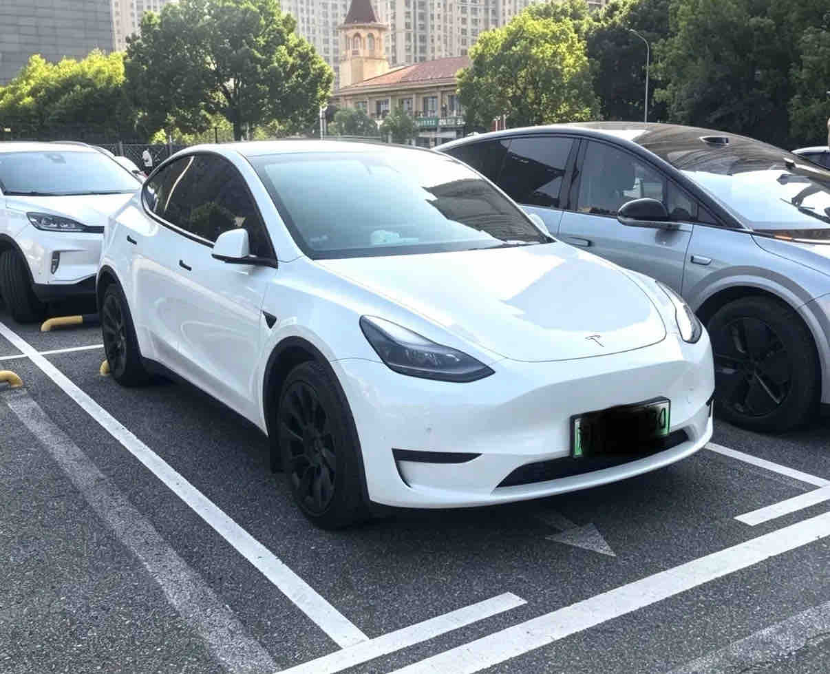 Tesla Model Y 2022 #2 Tesla Model Y 2022 car image #2