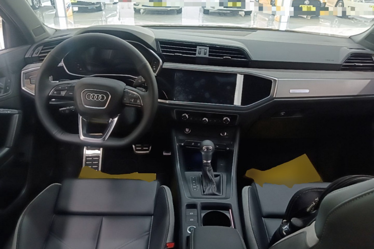 Audi Q3 2024 immagine di auto #10