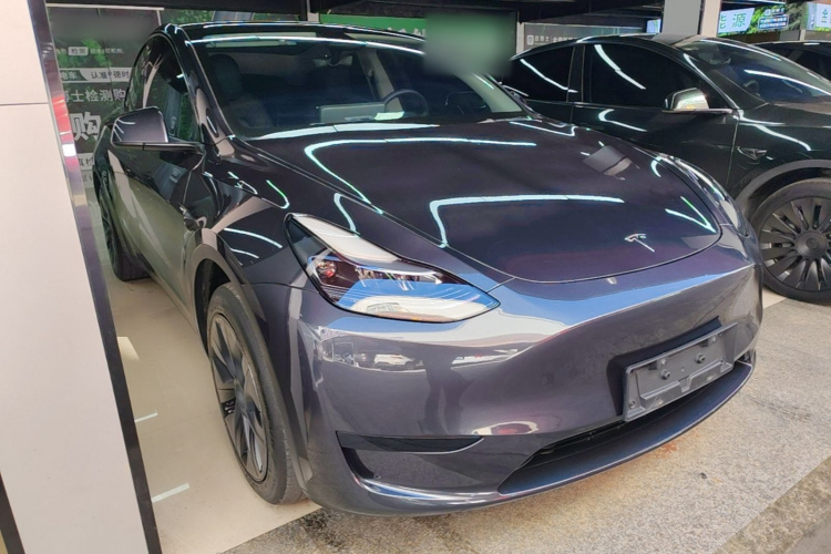 Tesla Model Y 2024 #4 Tesla Model Y 2024 immagine di auto #4
