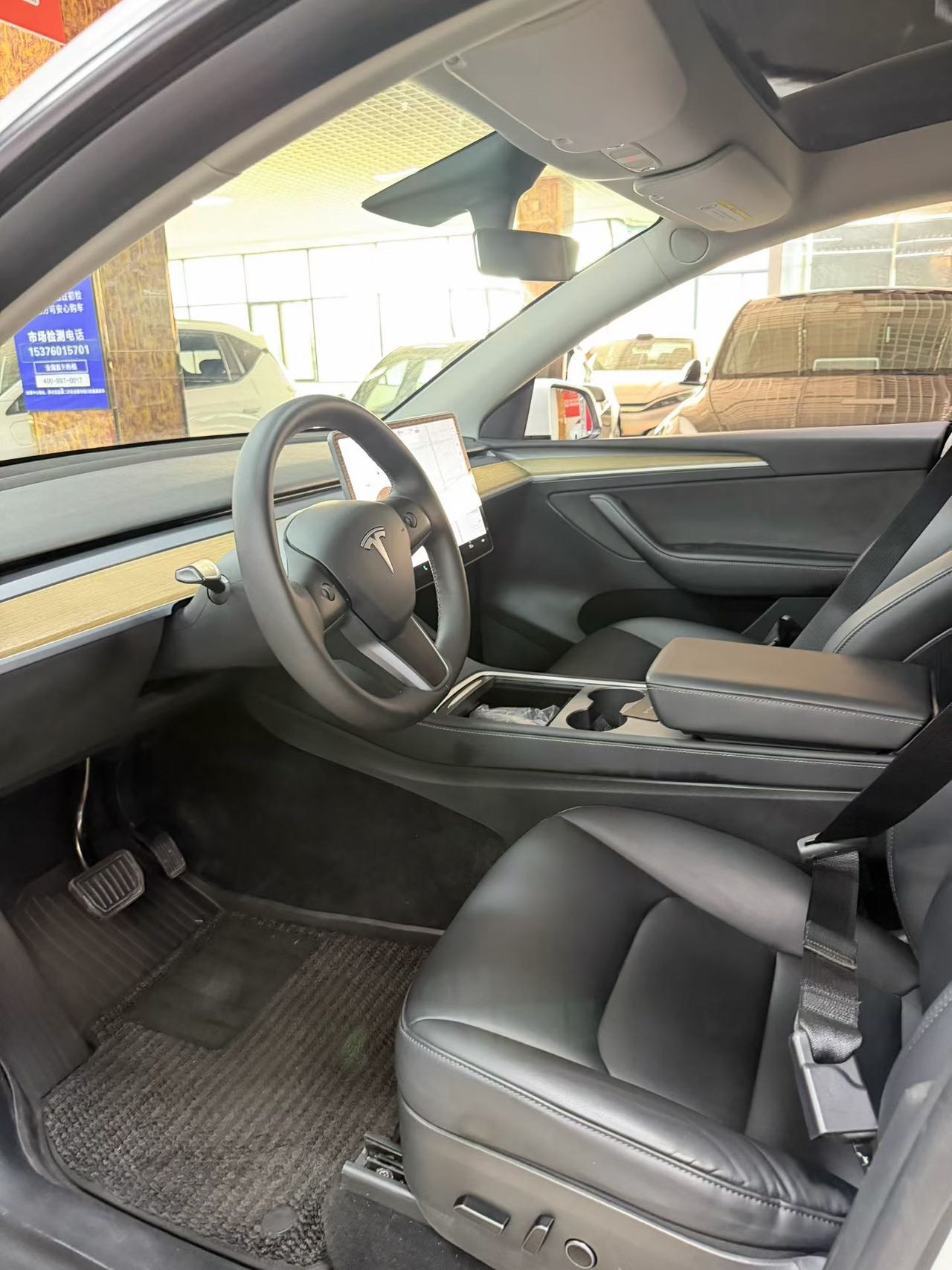Tesla Model Y 2021 car image #6