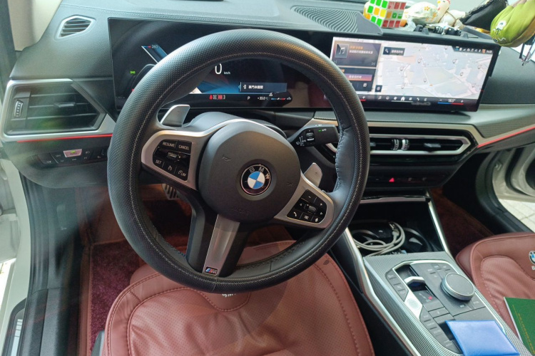 BMW 3 Series 2024 immagine di auto #11