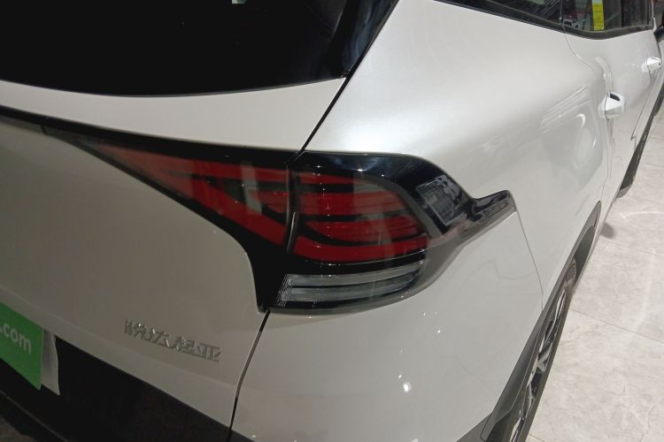 起亚 狮铂拓界 2022 汽车图片 #8