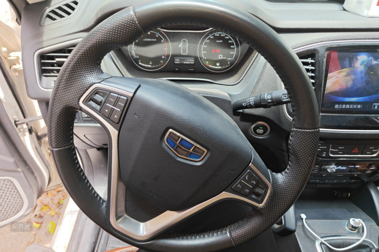 GEELY Vision X6 2017 immagine di auto #12