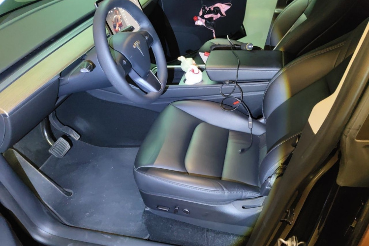 Tesla Model Y 2023 #19 Tesla Model Y 2023 car image #19