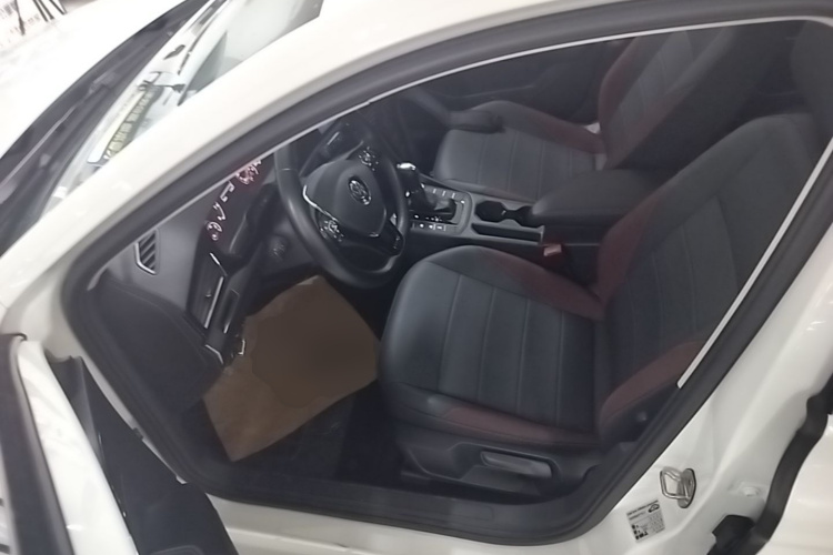Volkswagen Bora 2020 car image #16