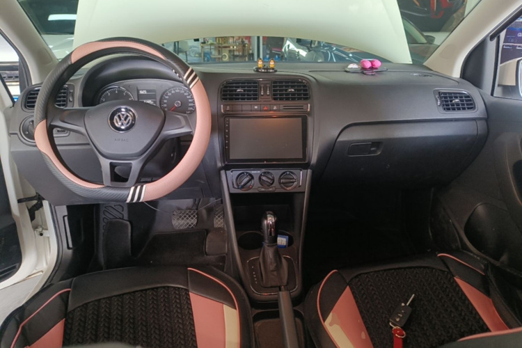 Volkswagen Polo 2019 car image #10