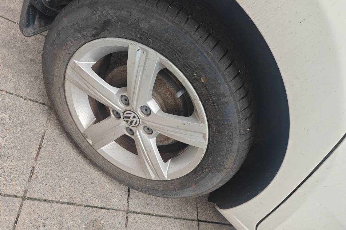 Volkswagen Santana 2015 car image #9