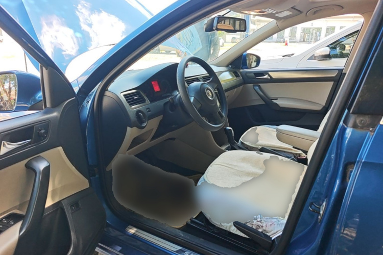 Volkswagen Santana 2015 car image #18