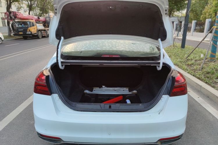 GEELY Emgrand 2019 #19 GEELY Emgrand 2019 صورة سيارة #19