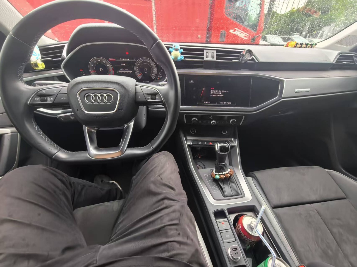 Audi Q3 2022 car image #7