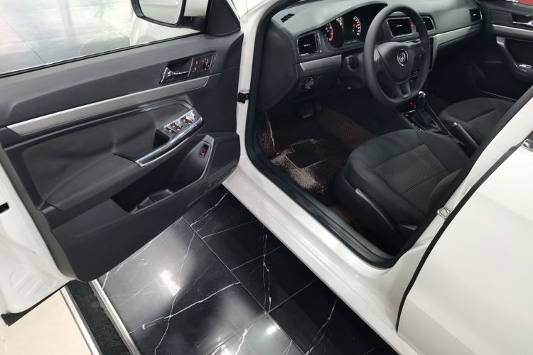 Volkswagen Lavida 2018 car image #16