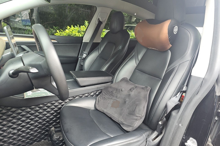 Tesla Model Y 2021 #17 Tesla Model Y 2021 car image #17