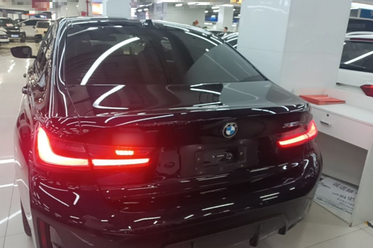 BMW 3 Series 2025 #6 BMW 3 Series 2025 car image #6
