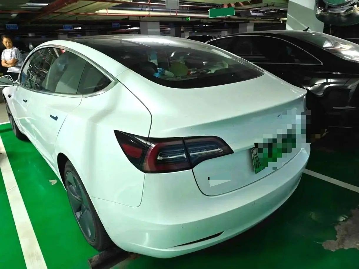 Tesla Model 3 2020 car image #2