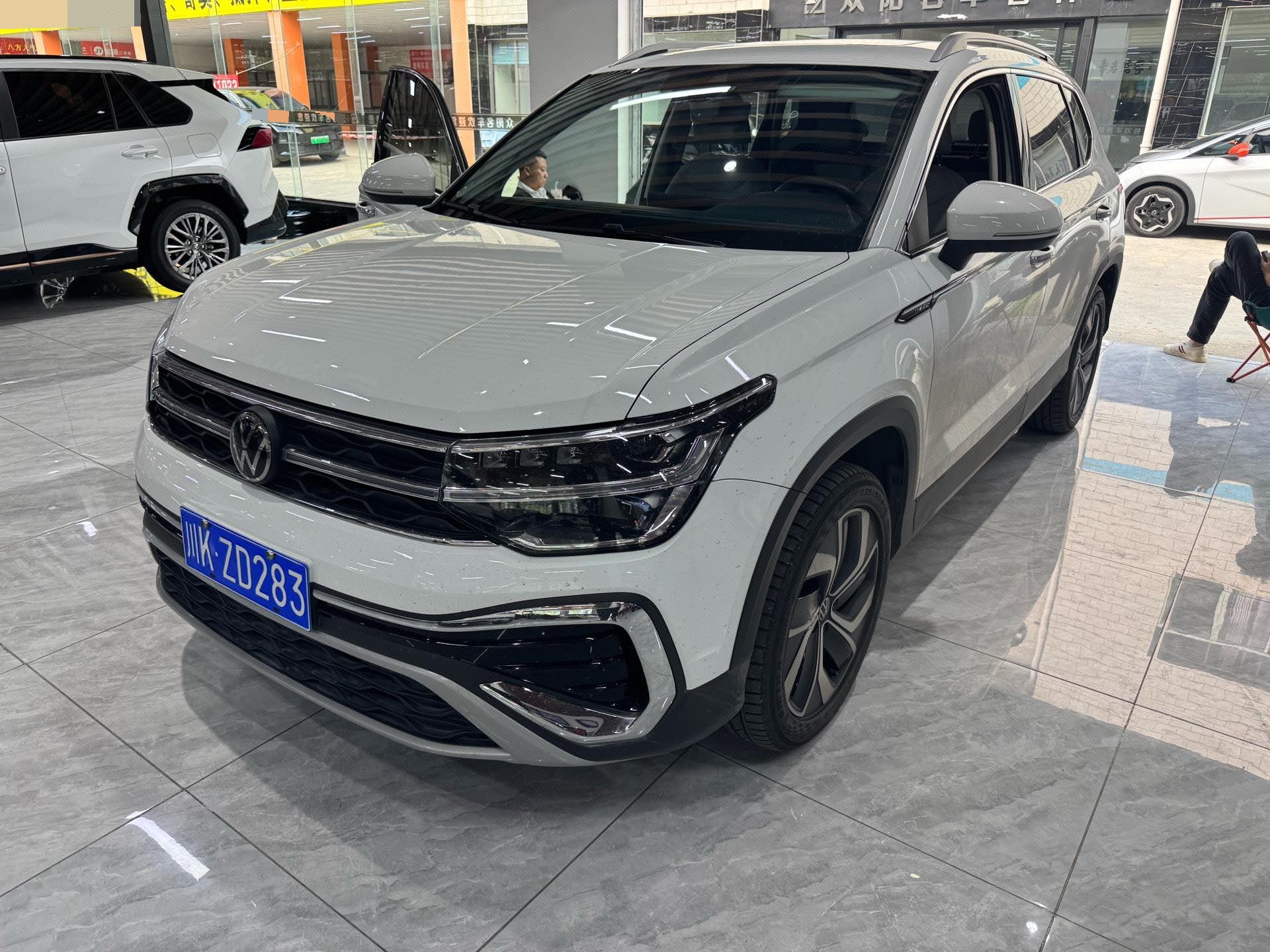 2023 2023 immagine di auto