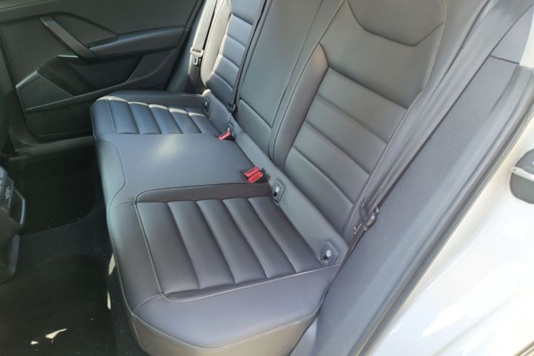 Volkswagen Tharu 2019 car image #17