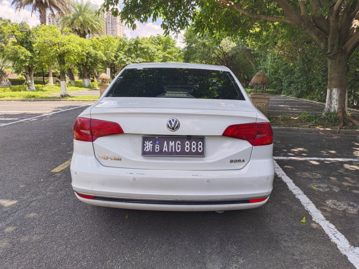 Volkswagen Bora 2016 car image #8