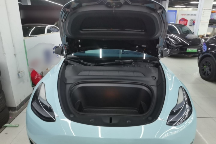 Tesla Model Y 2023 #20 Tesla Model Y 2023 car image #20