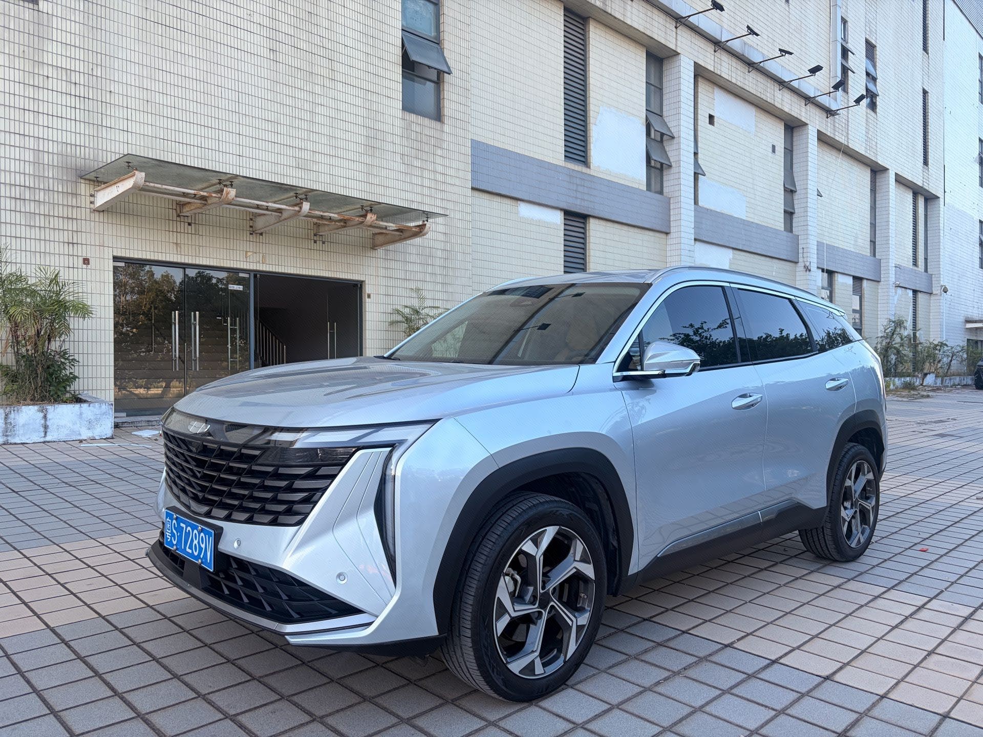 GEELY Boyue L 2024 GEELY Boyue L 2024 car image