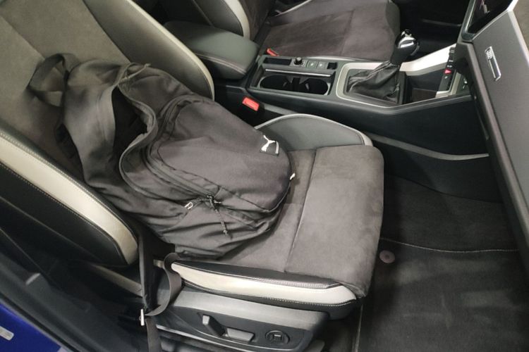 Audi Q3 2021 car image #24