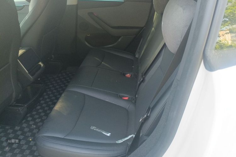 Tesla Model Y 2025 #19 Tesla Model Y 2025 car image #19
