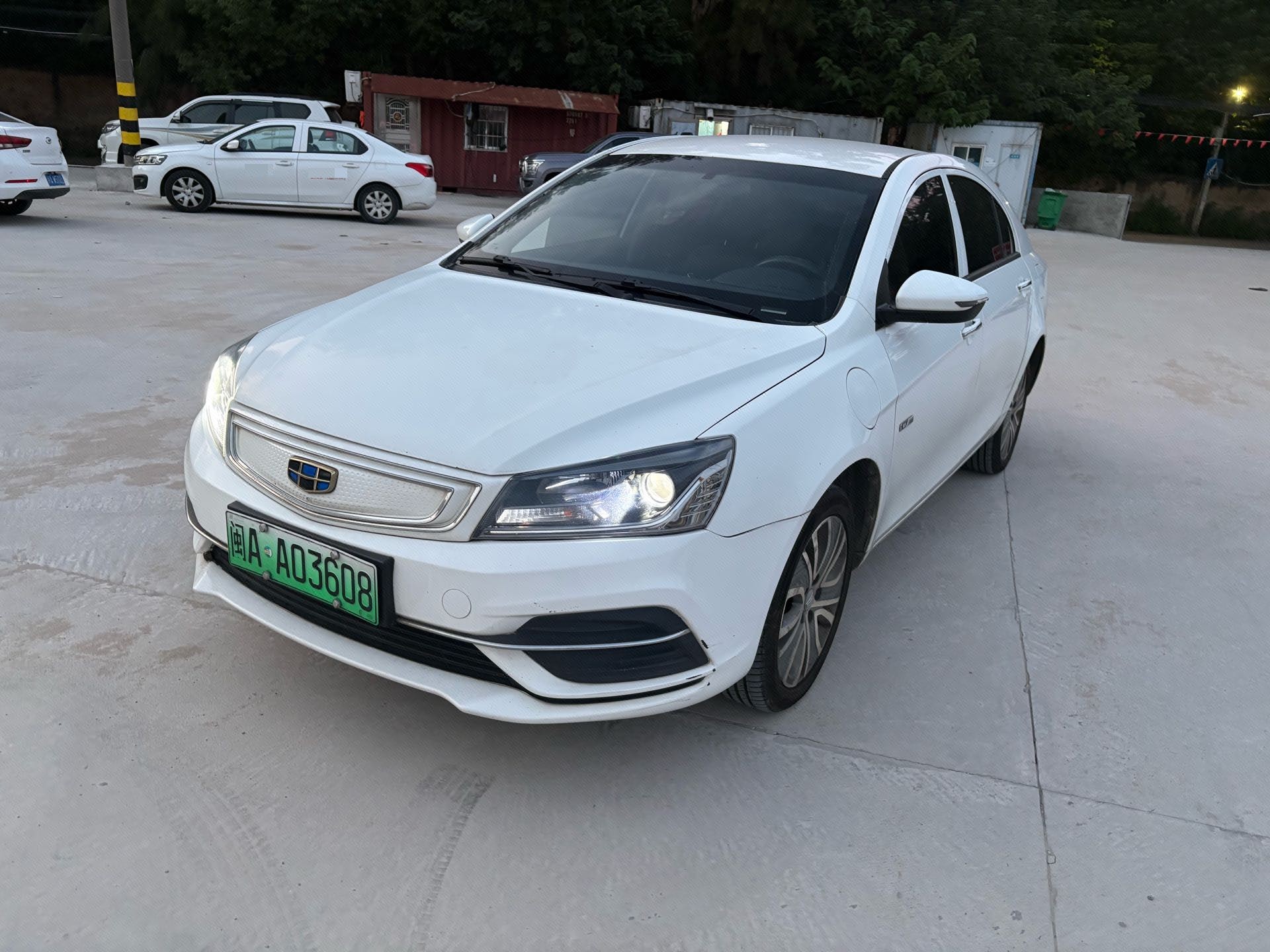 GEELY Emgrand New Energy 2019 GEELY Emgrand New Energy 2019 изображение автомобиля