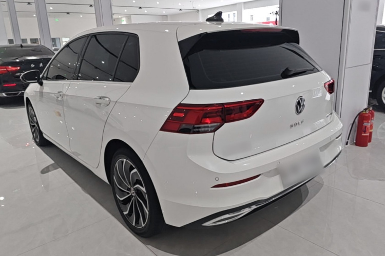 Volkswagen Golf 2020 car image #5
