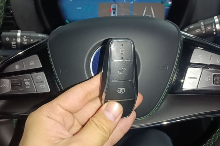 BYD Han 2022 car image #9