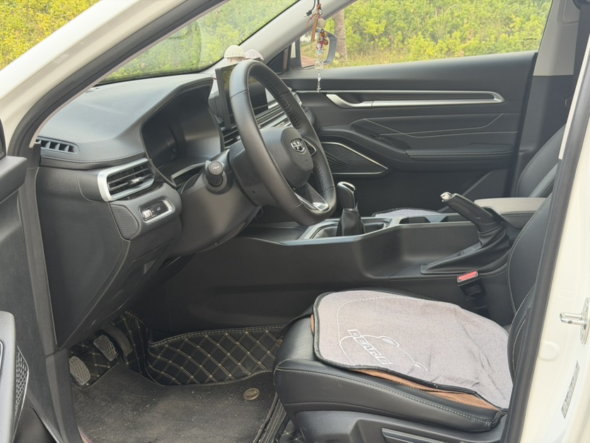 GEELY Emgrand 2024 صورة سيارة #7