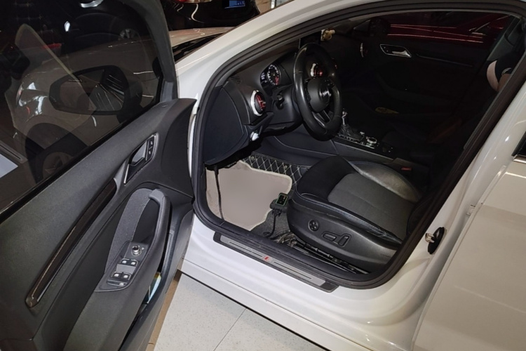 Audi A3 2018 #16 Audi A3 2018 car image #16