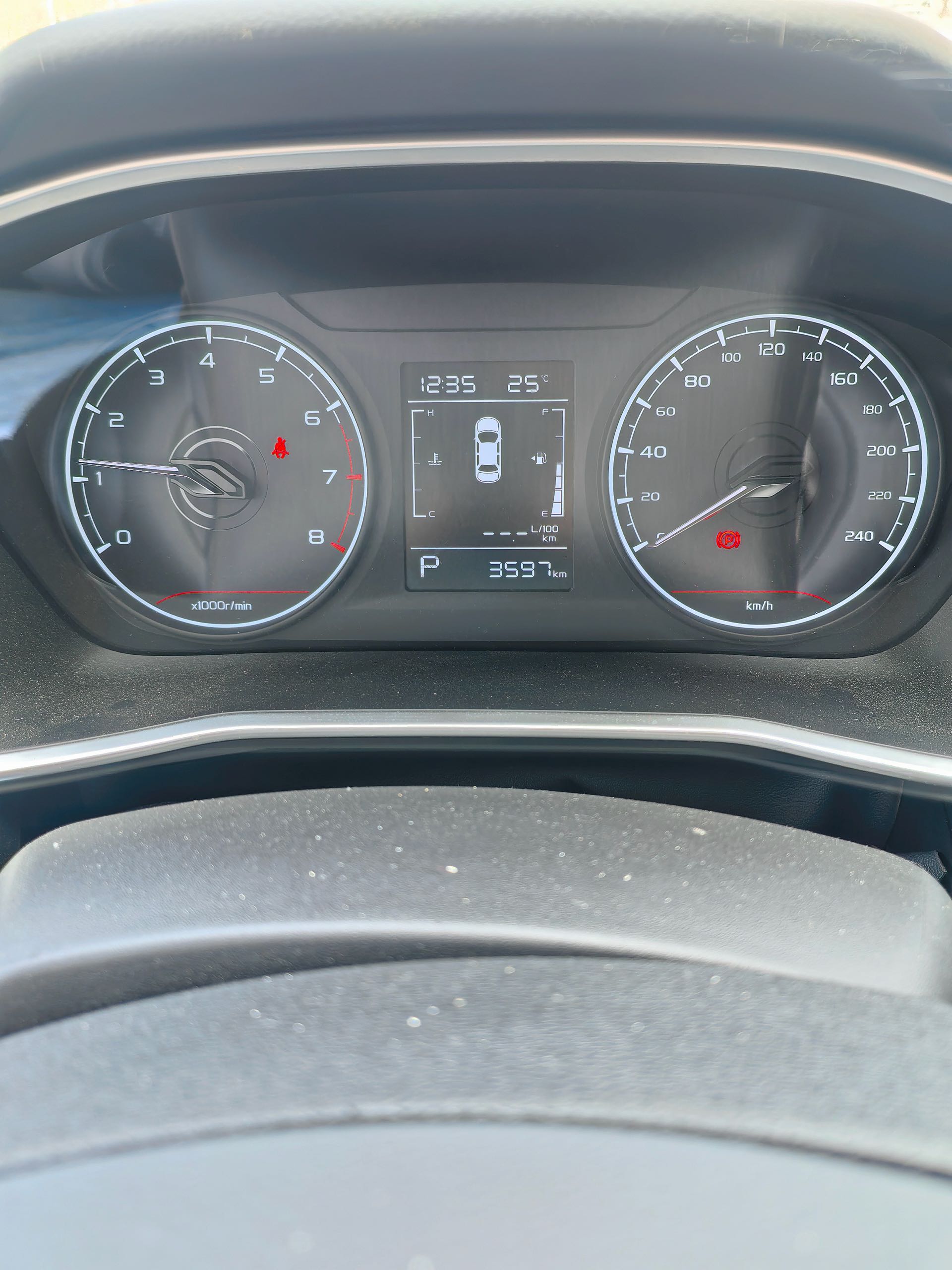 GEELY Coolray 2025 #7 GEELY Coolray 2025 car image #7