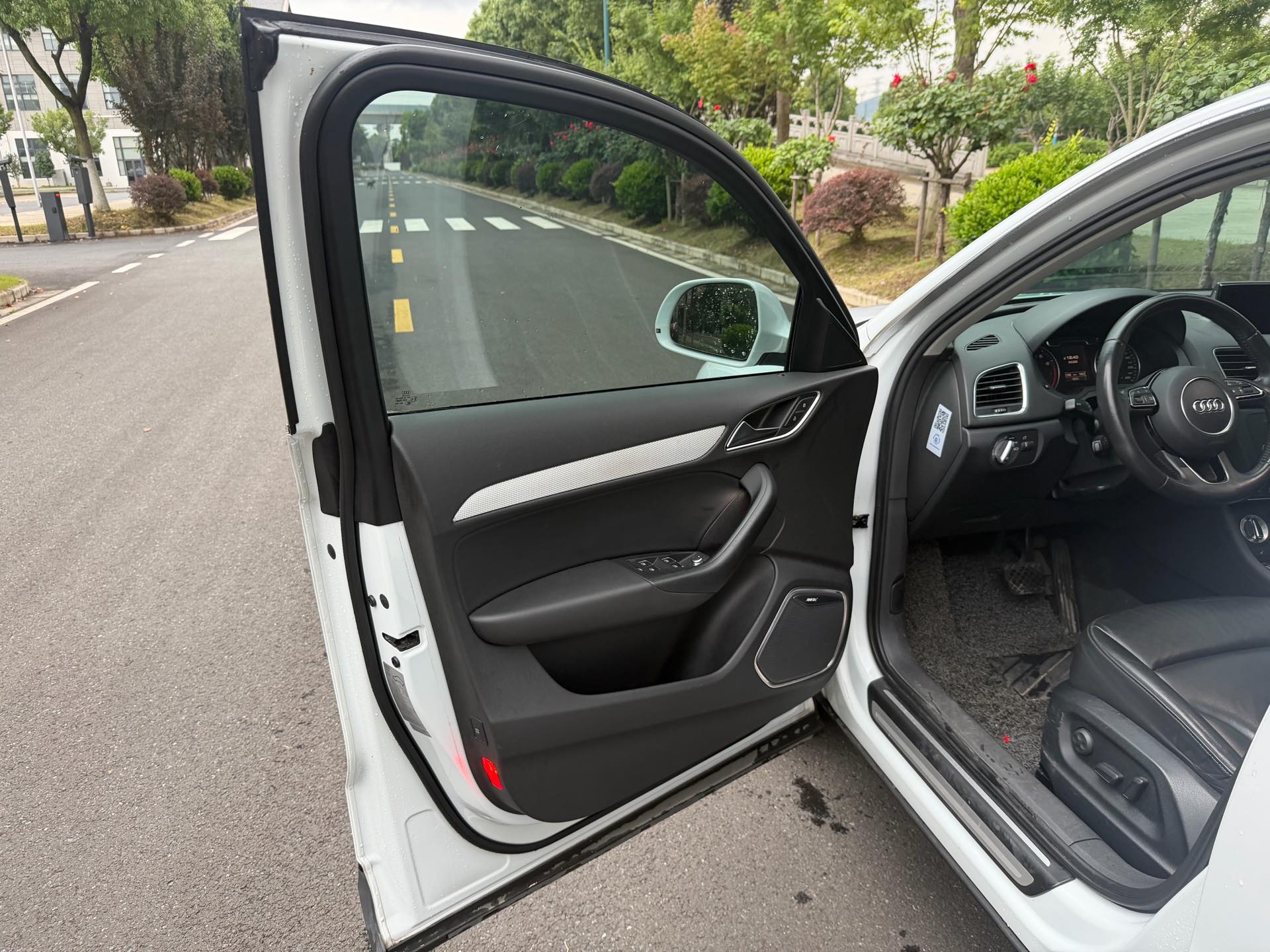 Audi Q3 (Imported) 2015 car image #3