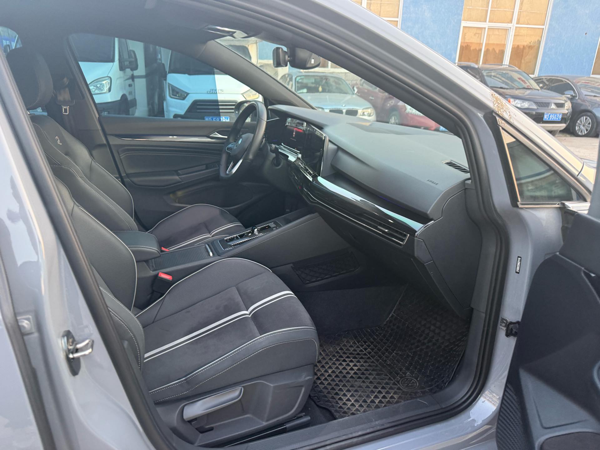 Volkswagen Golf 2022 #6 Volkswagen Golf 2022 صورة سيارة #6