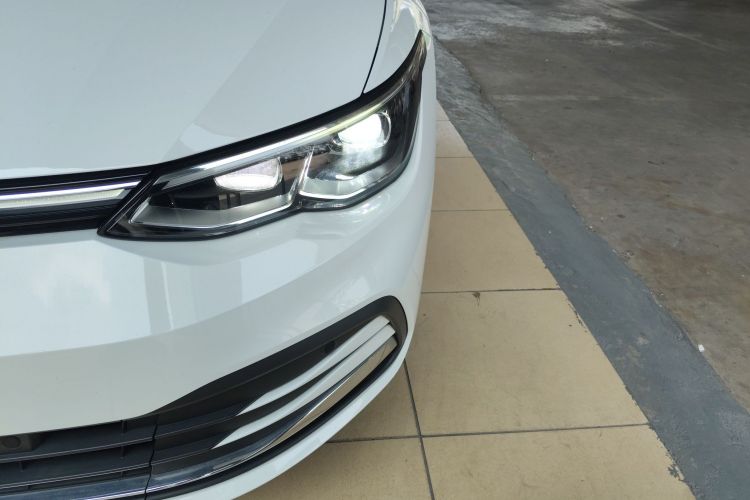 Volkswagen Golf 2022 imagen de coche #23