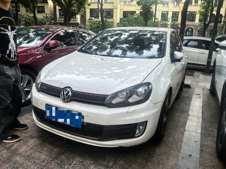 Volkswagen GolfGTI 2012 car image 