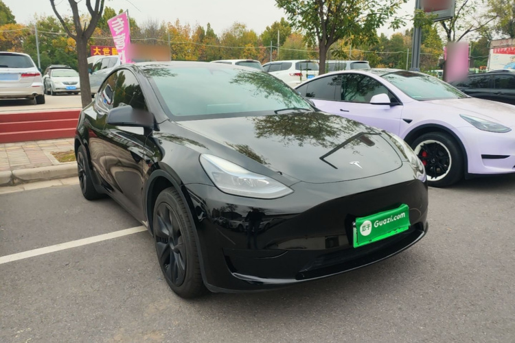 Tesla Model Y 2024 #4 Tesla Model Y 2024 immagine di auto #4