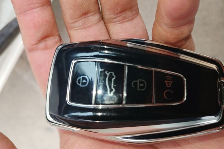 GEELY Emgrand 2022 car image #15