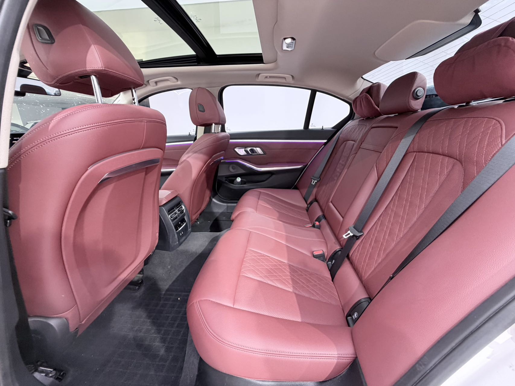 BMW 3 Series 2023 immagine di auto #9