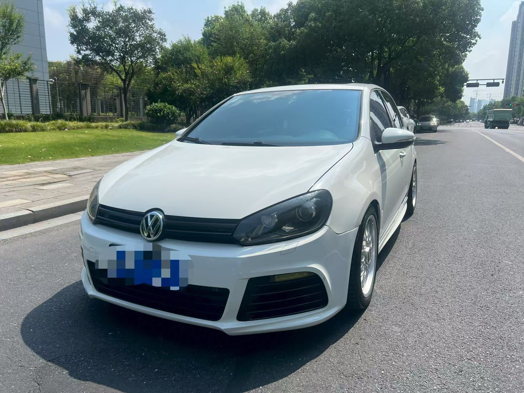 Volkswagen GolfGTI 2012 car image 