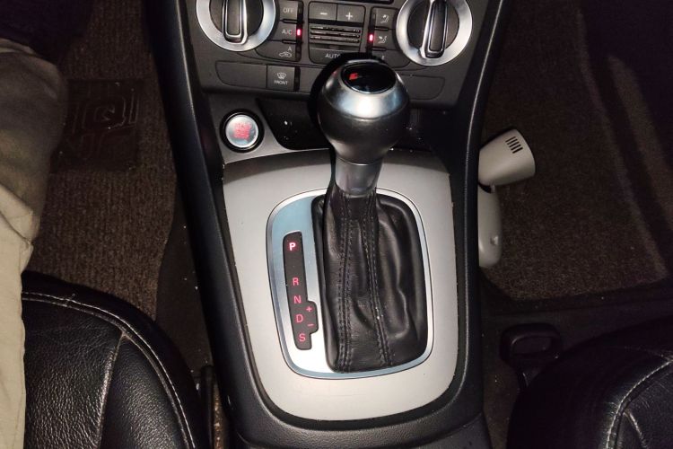 Audi Q3 2015 #14 Audi Q3 2015 car image #14