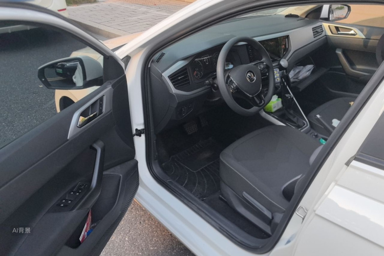 Volkswagen Polo 2022 car image #18