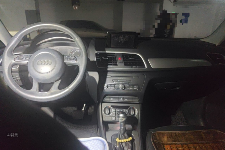 Audi Q3 2017 car image #11
