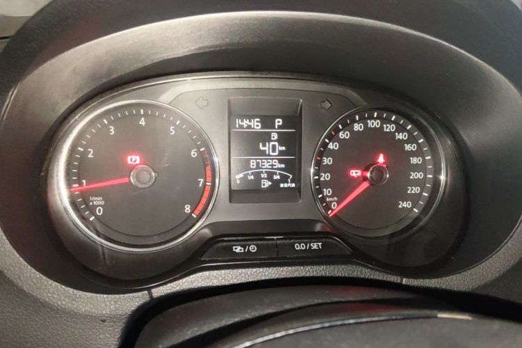 Volkswagen Polo 2016 car image #12