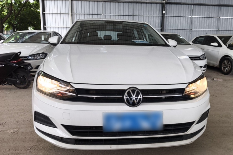 Volkswagen Polo 2023 car image #3