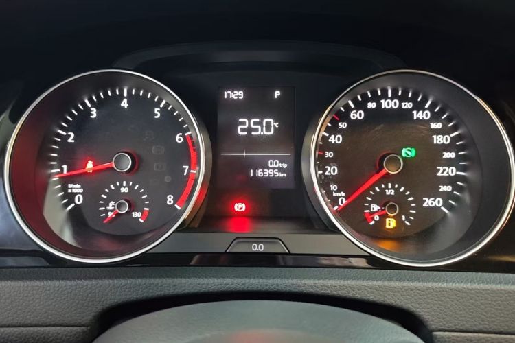 Volkswagen Golf 2018 car image #12
