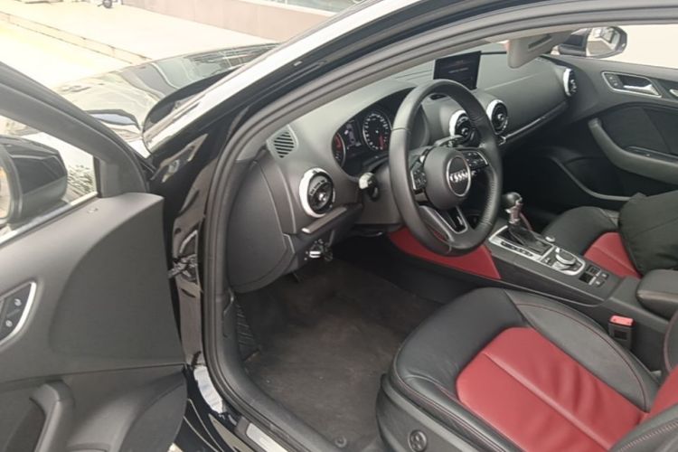 Audi A3 2018 immagine di auto #16