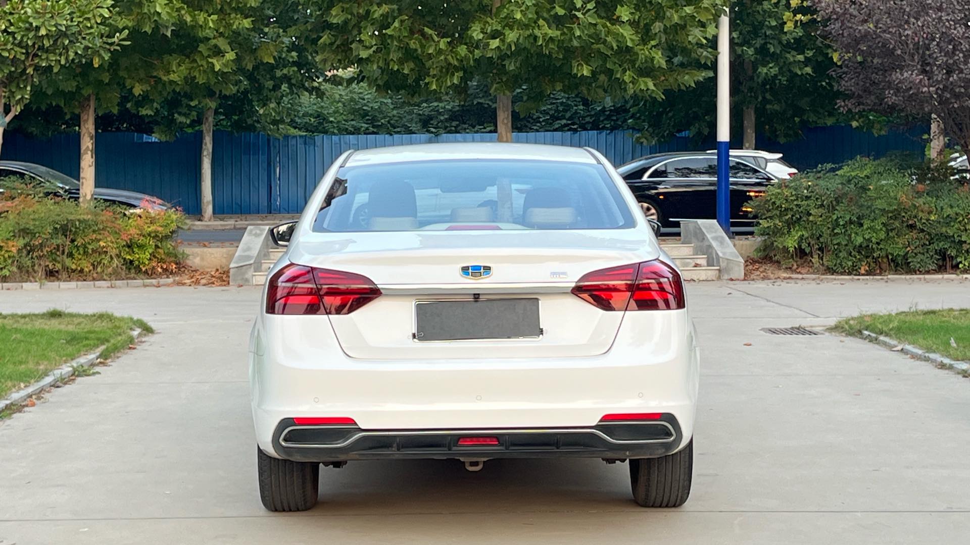 GEELY Emgrand 2019 imagen de coche #8